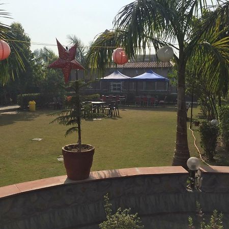 Ad Country Villa Noida Luaran gambar